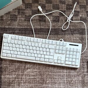 White Wired Keyboard